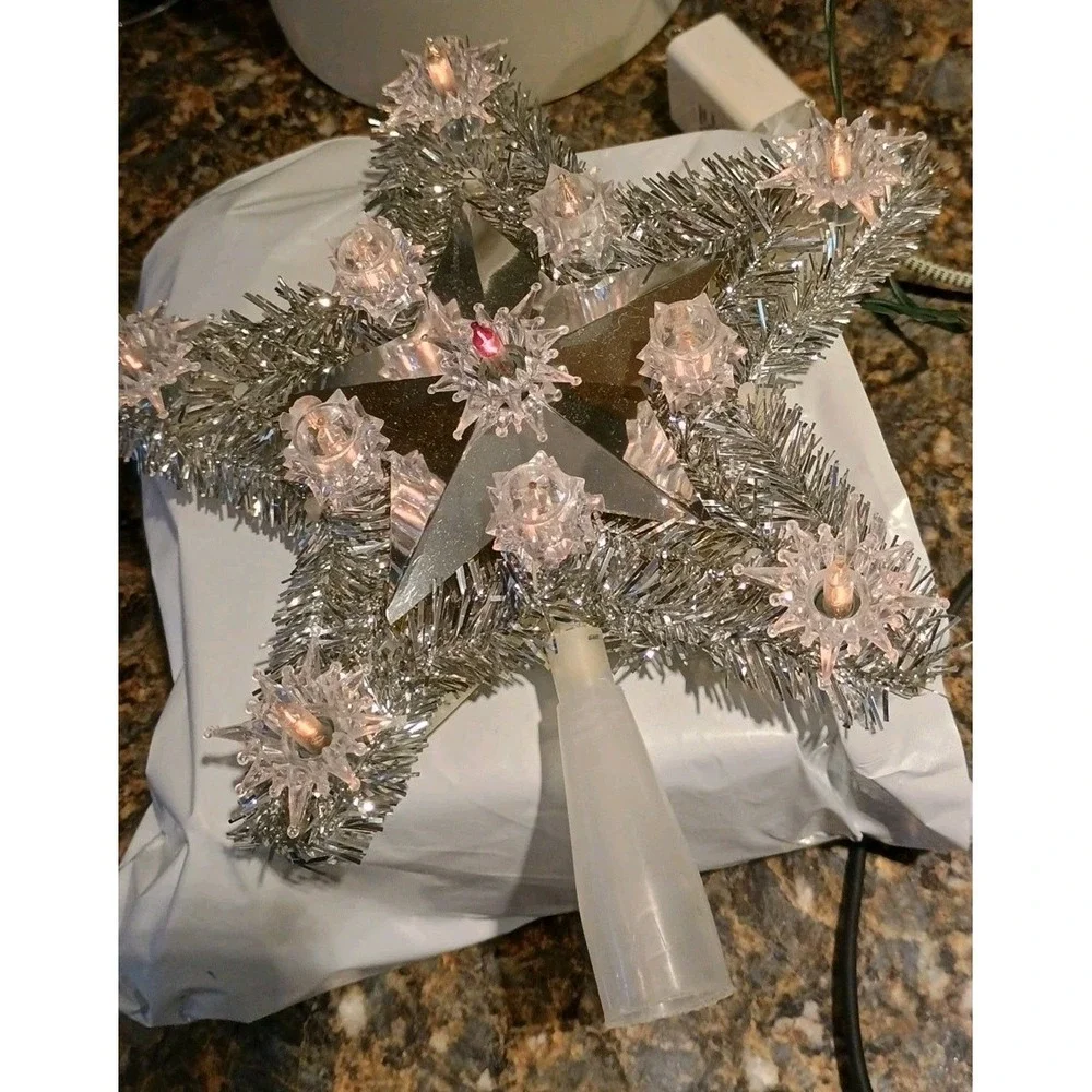 Santa Trim 11 Lights Tree Top Silver‎ Tinsel Angel With White & Red Flashing